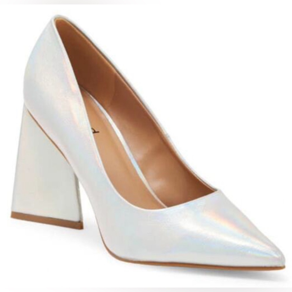 Abound Belize Triangle Block Heel Pointed Toe Pum… - image 1